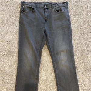 Banana Republic - Traveler - 36x30 Slim Fit